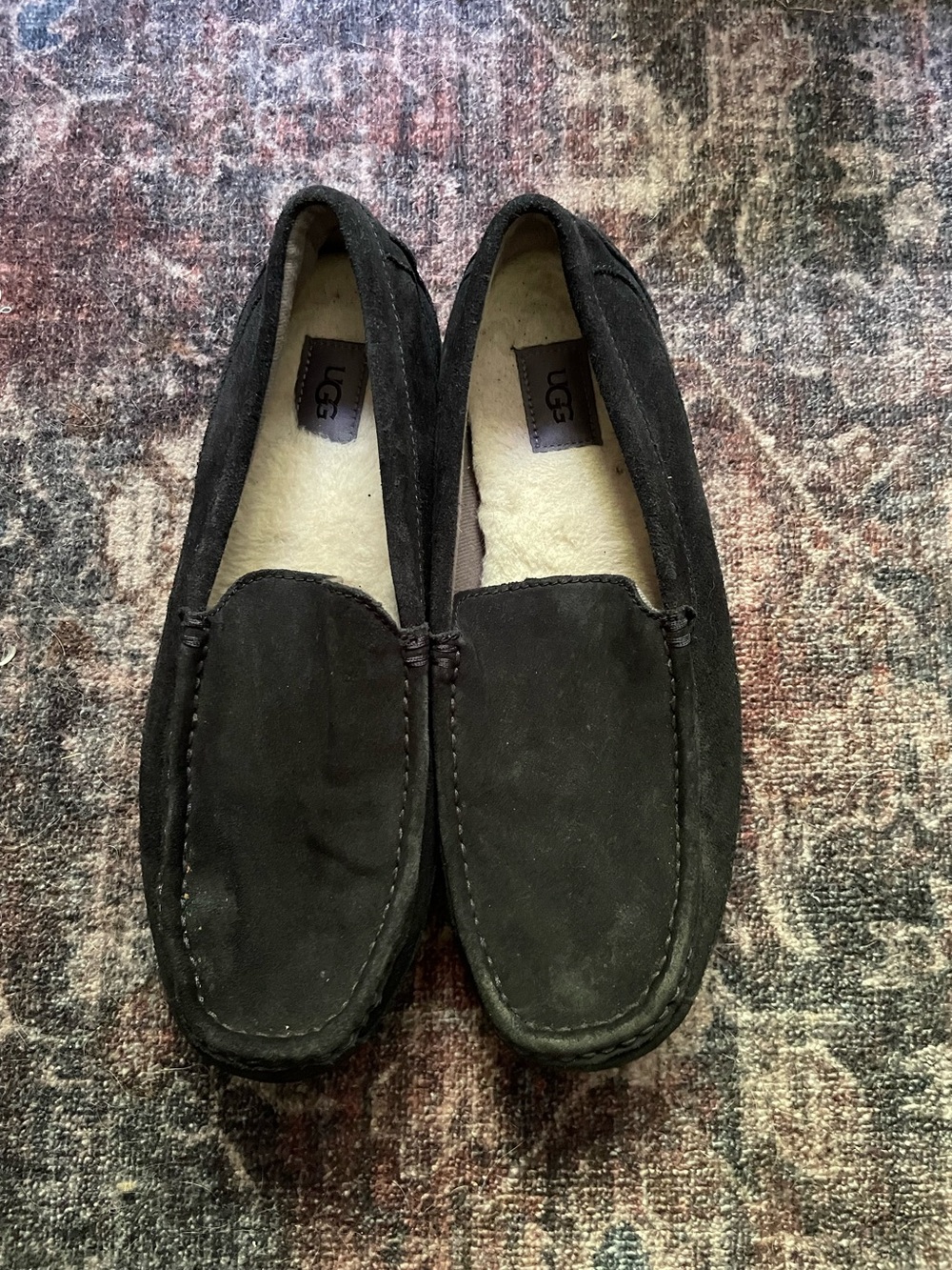 Ugg suede loafers no size found